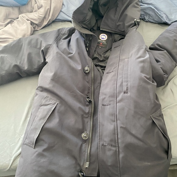 Canada Goose Parka Jackets - Level 4 and Level 5 - Picture 15 of 15